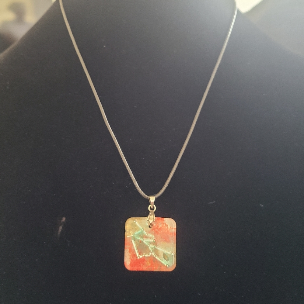 Elegant Red and Green Pendant Necklace